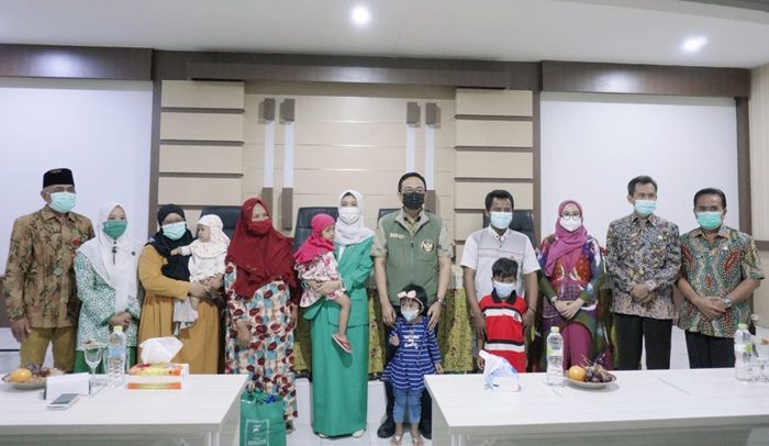 Gelar Operasi Bibir Sumbing Gratis, Bupati Tamam Ajak Para Orang Tua Senantiasa Bersyukur Gelar Operasi Bibir Sumbing Gratis, Bupati Tamam Ajak Para Orang Tua Senantiasa Bersyukur