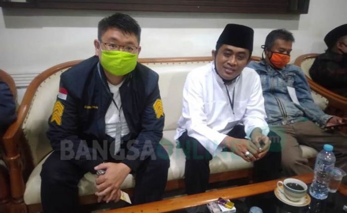 Dikawal Pendukungnya, Yasin-Gunawan Serahkan Berkas Perbaikan ke KPU Surabaya