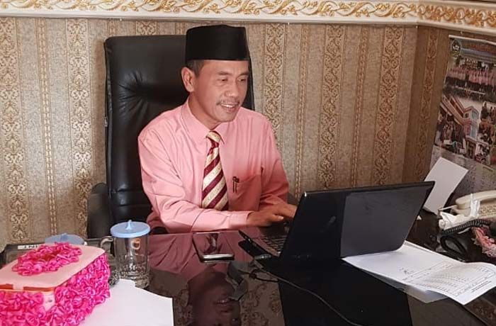 Ratusan Kiai dan Gus Gelar Bumi Arema Bershalawat, Tetap Bersaudara, dan Bersatu untuk NKRI Ratusan Kiai dan Gus Gelar Bumi Arema Bershalawat, Tetap Bersaudara, dan Bersatu untuk NKRI