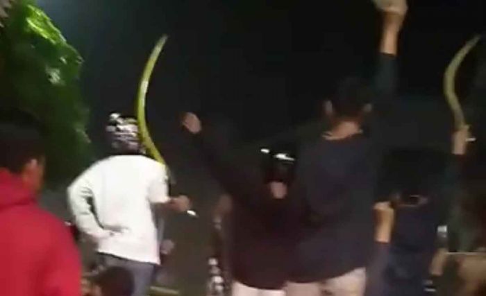 Polisi Lepas 12 Anggota Gangster Perusak Warkop di Keputih Polisi Lepas 12 Anggota Gangster Perusak Warkop di Keputih