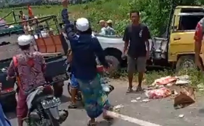 Pikap Bermuatan 15 Orang Terguling di Tanjakan Gunung Kondur Pamekasan, 2 Meninggal