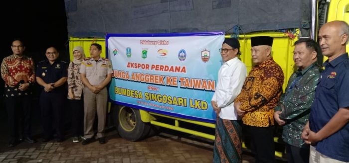 Menteri Desa PDTT Berangkatkan Ekspor Perdana Bunga Anggrek BUMD Bersama Singosari ke Taiwan Menteri Desa PDTT Berangkatkan Ekspor Perdana Bunga Anggrek BUMD Bersama Singosari ke Taiwan
