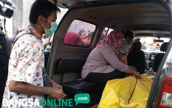 Pelajar SMAN 1 Tuban Ditemukan Tewas Gantung Diri Pelajar SMAN 1 Tuban Ditemukan Tewas Gantung Diri