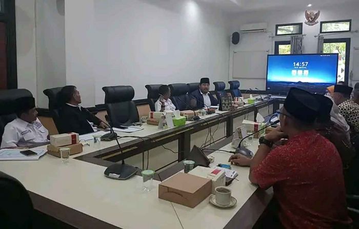 Komisi I DPRD Kabupaten Pasuruan Gelar Rapat Bersama KPU dan Bawaslu Komisi I DPRD Kabupaten Pasuruan Gelar Rapat Bersama KPU dan Bawaslu