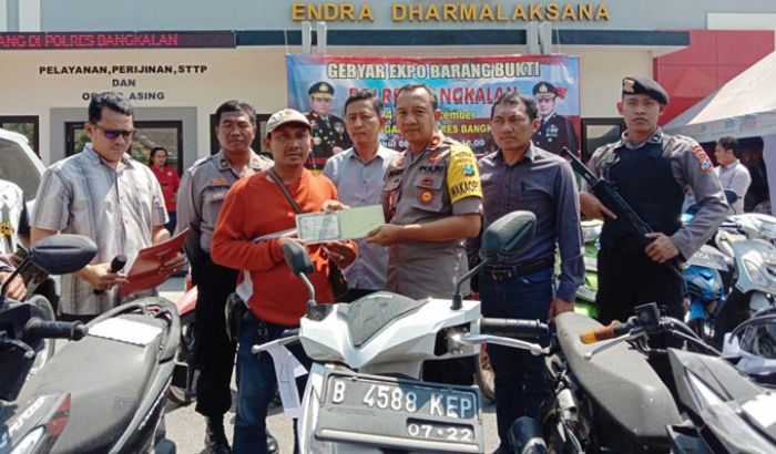 Polres Bangkalan Gelar Expo Pengembalian Barang Bukti Polres Bangkalan Gelar Expo Pengembalian Barang Bukti