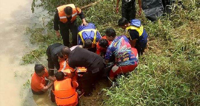 Cemburu Buta, Gadis 18 Tahun di Pamekasan Bunuh Diri, Loncat dari Jembatan Cemburu Buta, Gadis 18 Tahun di Pamekasan Bunuh Diri, Loncat dari Jembatan