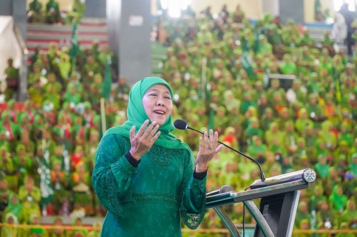 Di Pelantikan Pengurus PAC dan Ranting Muslimat NU Kediri, Khofifah Teken Peresmian Klinik Di Pelantikan Pengurus PAC dan Ranting Muslimat NU Kediri, Khofifah Teken Peresmian Klinik
