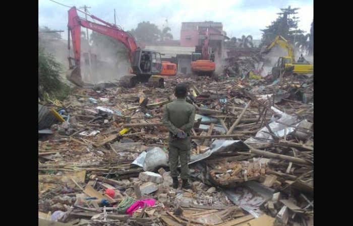 Digusur, Warga Eks Lokalisasi Semampir Pasrah Digusur, Warga Eks Lokalisasi Semampir Pasrah