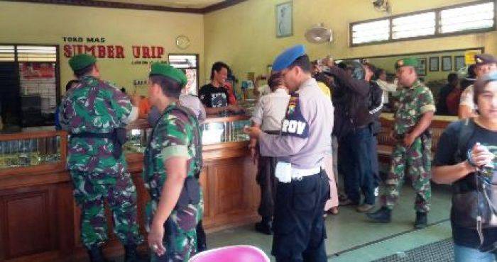Polisi dan TNI Sisir Daerah Rawan Kriminal di Tuban
