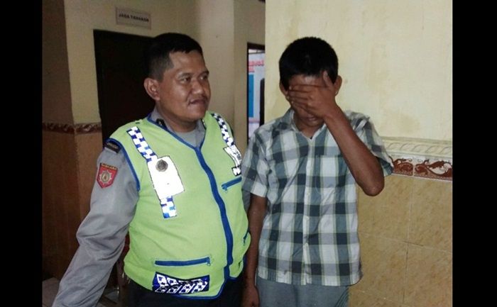 Kepepet Cicilan Motor, Pemuda di Porong Pasuruan Bobol Toko Kepepet Cicilan Motor, Pemuda di Porong Pasuruan Bobol Toko