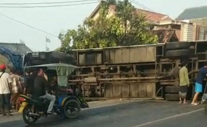 Tertimpa Bus, Warga Bancar Tuban Meninggal di Lokasi Tertimpa Bus, Warga Bancar Tuban Meninggal di Lokasi