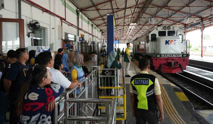 KAI Operasikan Mutiara Timur Tambahan di Libur Panjang Paskah KAI Operasikan Mutiara Timur Tambahan di Libur Panjang Paskah