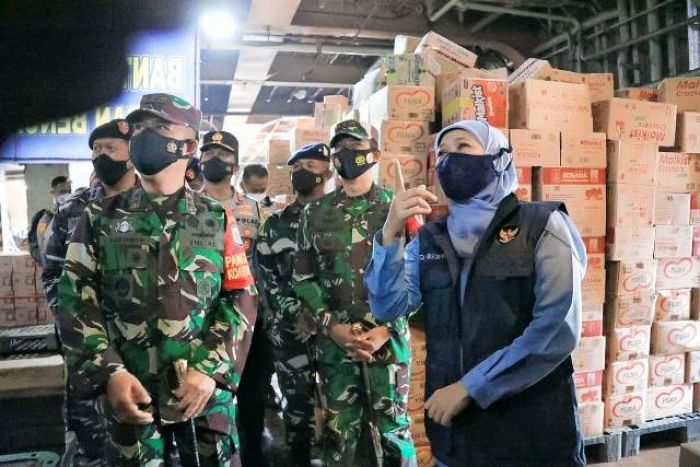 Bersama Forkopimda, Gubernur Khofifah Berangkatkan Bantuan ke NTT Bersama Forkopimda, Gubernur Khofifah Berangkatkan Bantuan ke NTT