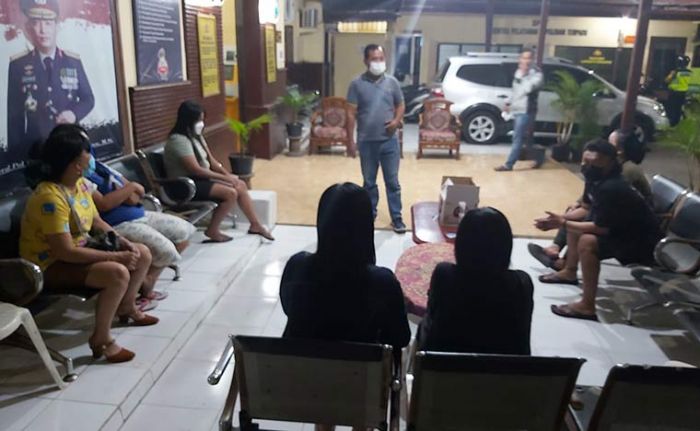Nekat Beroperasi Saat Bulan Ramadhan, Empat PSK di Sidoarjo Diamankan Petugas Nekat Beroperasi Saat Bulan Ramadhan, Empat PSK di Sidoarjo Diamankan Petugas