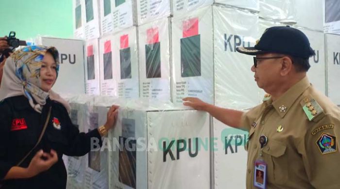 Bupati Blitar Cek Pendistribusian Logistik Pemilu 2019