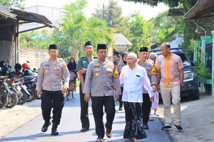 Jumat Curhat di Ponpes, Kapolres Tuban Minta Masyarakat Jaga Kerukunan Walau Beda Pilihan Politik