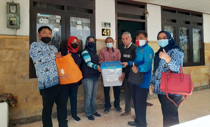 Sambut HUT RI ke-76, Pemkot Kediri Berikan Bingkisan Kepada Para Pejuang Perintis Kemerdekaan Sambut HUT RI ke-76, Pemkot Kediri Berikan Bingkisan Kepada Para Pejuang Perintis Kemerdekaan