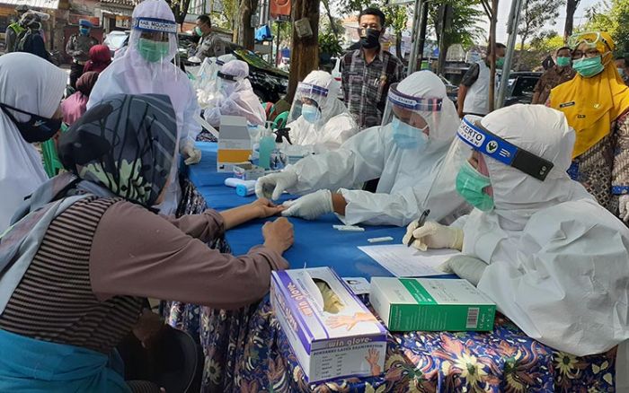 Pemkab Mojokerto Gelar Rapid Test Massal di Pasar Legi dan Pasar Sawahan