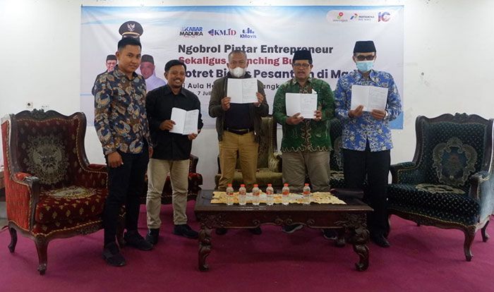 Syafiuddin dan Wakil Bupati Bangkalan Hadiri Launching Buku Potret Bisnis Pesantren di Madura