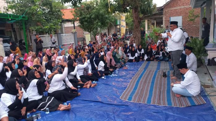 Warga Kemlagi Berharap Mubarok Menang, Gus Barra Siap Pindahkan Pusat Pemkab Mojokerto dari Kota Warga Kemlagi Berharap Mubarok Menang, Gus Barra Siap Pindahkan Pusat Pemkab Mojokerto dari Kota