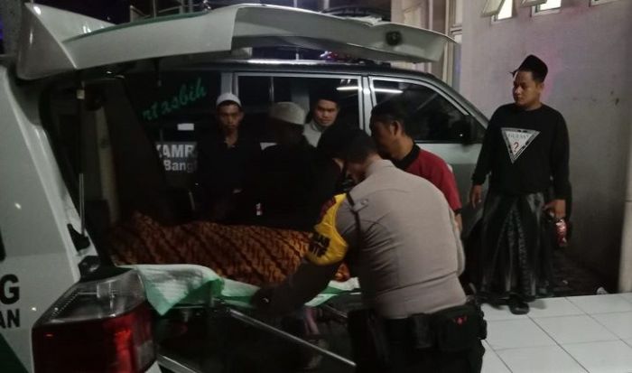 Tragedi Carok di Bangkalan, Berawal dari Teguran, Cekcok, Tantangan, hingga Carok 4 Lawan 2 Orang Tragedi Carok di Bangkalan, Berawal dari Teguran, Cekcok, Tantangan, hingga Carok 4 Lawan 2 Orang