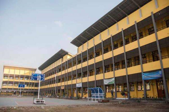 Wali Kota Surabaya Resmikan Sekolah Relokasi SMPN 24 Wali Kota Surabaya Resmikan Sekolah Relokasi SMPN 24