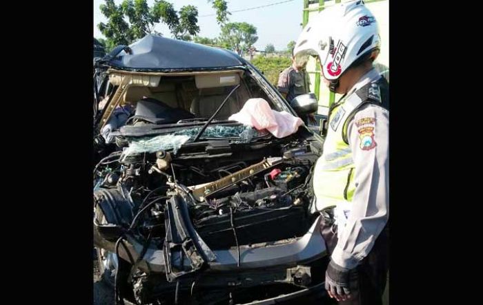Ngebut, Honda CRV Tabrak Truk di Tuban, 1 Orang Tewas