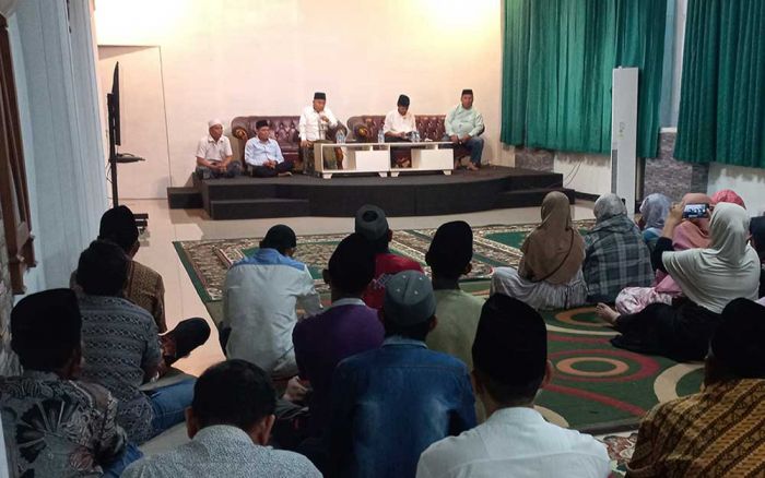 Bertemu Pimpinan Parpol dan Relawan, Kiai Asep: Tak Ada Jual Beli Jabatan di Pemerintahan Mubarok Bertemu Pimpinan Parpol dan Relawan, Kiai Asep: Tak Ada Jual Beli Jabatan di Pemerintahan Mubarok