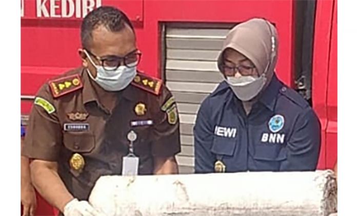 Kejari Kabupaten Kediri Musnahkan Beragam Barang Bukti, dari Narkotika hingga Petasan