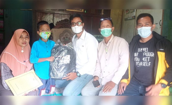 Gandeng PWI Tuban, PT UTSG Santuni Anak Yatim dan Keluarga Almarhum Wartawan Gandeng PWI Tuban, PT UTSG Santuni Anak Yatim dan Keluarga Almarhum Wartawan