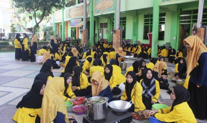 Yayasan Wahid Hasyim Ajari Santri Cara Buat Hand Sanitizer dan Jamu Kekebalan Tubuh Yayasan Wahid Hasyim Ajari Santri Cara Buat Hand Sanitizer dan Jamu Kekebalan Tubuh