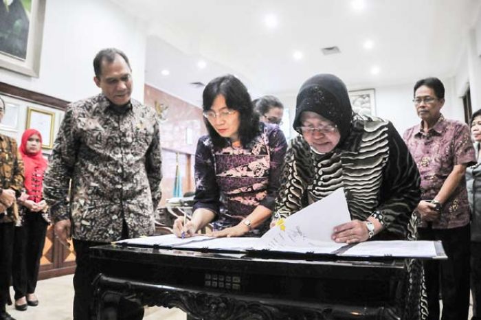Pemkot Surabaya Terima Hibah Peralatan IKM dari Kementerian Perindustrian Pemkot Surabaya Terima Hibah Peralatan IKM dari Kementerian Perindustrian
