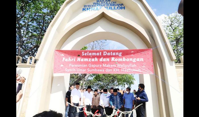 Fahri Hamzah Resmikan Gapura Makam Syekh Umar Sumbawa dan K.H. Hasbullah