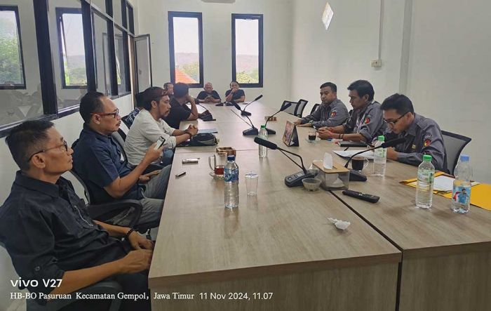 Gertap Laporkan Kades ke Bawaslu, Diduga Ikut Kampanye dan Distribusikan APK Salah Satu Paslon Gertap Laporkan Kades ke Bawaslu, Diduga Ikut Kampanye dan Distribusikan APK Salah Satu Paslon