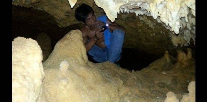 Gua Mengandung Batu Akik dan Batu Marmer Ditemukan Warga di Sumenep Gua Mengandung Batu Akik dan Batu Marmer Ditemukan Warga di Sumenep