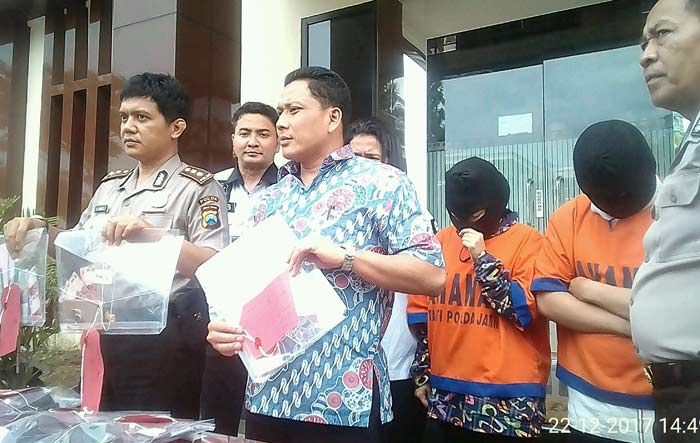 Sediakan Penari Telanjang, Papi-Mami Karaoke Doremi VIP Malang Ditangkap Sediakan Penari Telanjang, Papi-Mami Karaoke Doremi VIP Malang Ditangkap