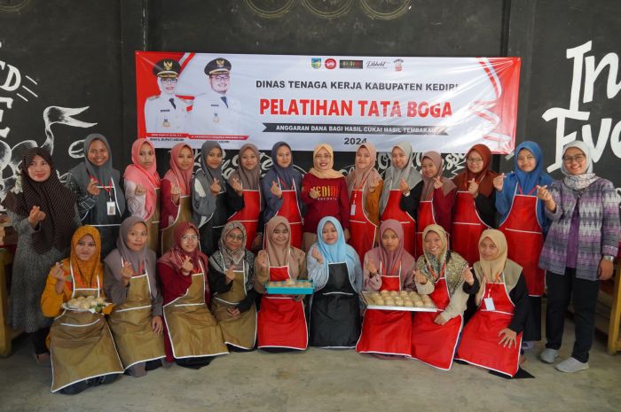 Bekali Keterampilan Santri, Pemkab Kediri Beri Pelatihan Kerja di Ponpes Al-Ishlah Bekali Keterampilan Santri, Pemkab Kediri Beri Pelatihan Kerja di Ponpes Al-Ishlah