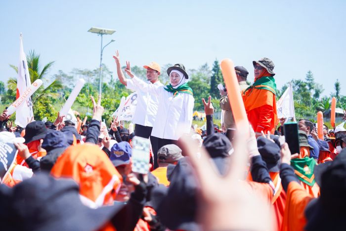 Apel Latansa di Lumajang, 2.500 Emak-Emak PKS Siap Jadi Jurkam Menangkan Khofifah-Emil Apel Latansa di Lumajang, 2.500 Emak-Emak PKS Siap Jadi Jurkam Menangkan Khofifah-Emil