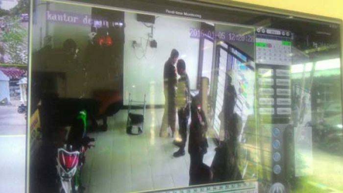 Banser Ngamuk di Kantor Satpol PP Ngawi: Tempat Maksiat Dibiarkan, Warnet Dirazia Banser Ngamuk di Kantor Satpol PP Ngawi: Tempat Maksiat Dibiarkan, Warnet Dirazia