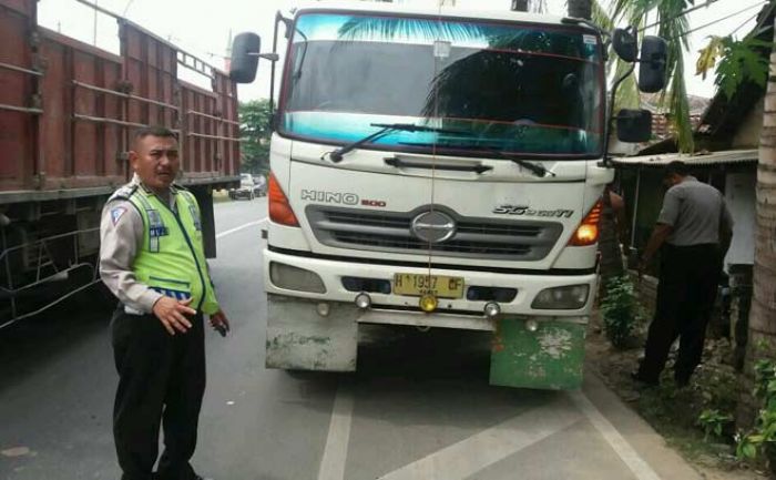 Kecelakaan Tragis di Pantura Tuban, Dua Bocah Meninggal Dilindas Trailer Kecelakaan Tragis di Pantura Tuban, Dua Bocah Meninggal Dilindas Trailer