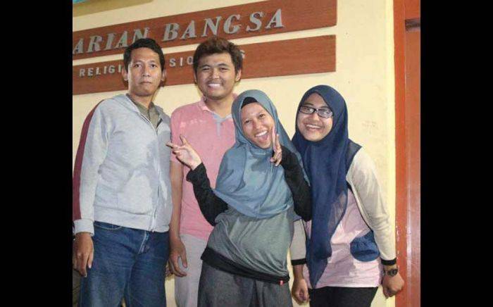 Mahasiswa Universitas Trunojoyo Magang di Bangsaonline.com Mahasiswa Universitas Trunojoyo Magang di Bangsaonline.com