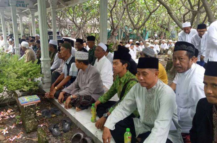 Jelang Konfercab, PCNU Sidoarjo Ziarahi Makam Para Pejuang NU Jelang Konfercab, PCNU Sidoarjo Ziarahi Makam Para Pejuang NU