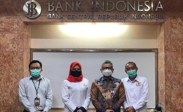 Silaturahmi ke Kantor BI, Ketua Kadin Kabupaten Kediri: Kami Siap Bersinergi Kembangkan UMKM Silaturahmi ke Kantor BI, Ketua Kadin Kabupaten Kediri: Kami Siap Bersinergi Kembangkan UMKM
