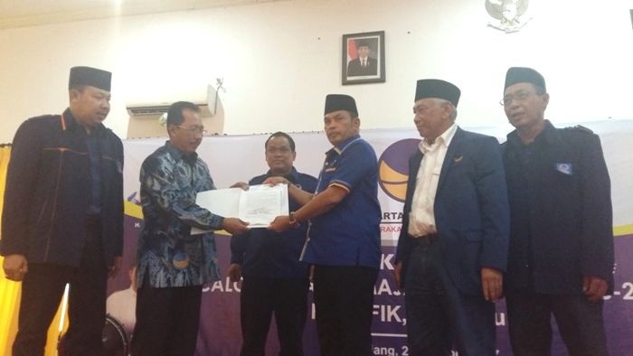 Kantongi Dukungan 4 Parpol, H. Rofik Siap Bertarung Dalam Pilkada Lumajang Kantongi Dukungan 4 Parpol, H. Rofik Siap Bertarung Dalam Pilkada Lumajang
