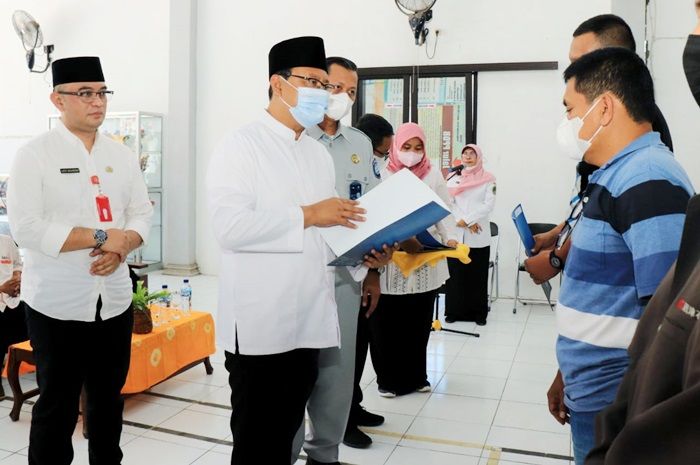 Wali Kota Pasuruan Serahkan Santunan kepada Keluarga Korban Kecelakaan Tol Bawen Wali Kota Pasuruan Serahkan Santunan kepada Keluarga Korban Kecelakaan Tol Bawen