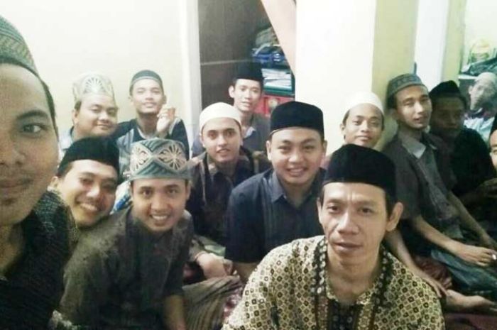 Menelusuri Jejak Kampung Religi di Surabaya (11): Pesantren Bureng Terima Mantan Pecandu Narkoba Menelusuri Jejak Kampung Religi di Surabaya (11): Pesantren Bureng Terima Mantan Pecandu Narkoba