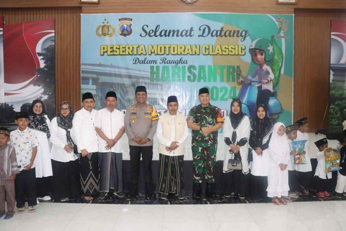 Polresta Sidoarjo Gelorakan Tertib Berlalu Lintas di Hari Santri Nasional 2024 Polresta Sidoarjo Gelorakan Tertib Berlalu Lintas di Hari Santri Nasional 2024