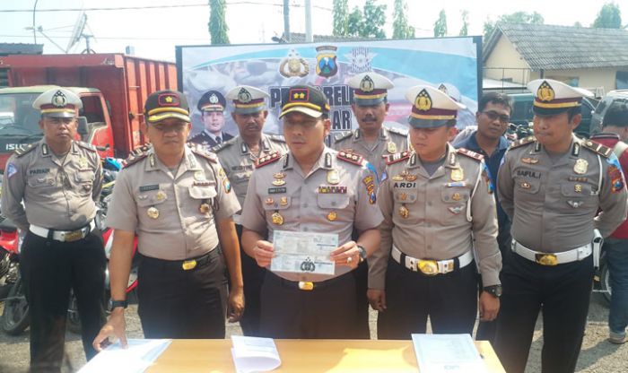 Hari ke-10 Operasi Zebra di Bangkalan, Sebanyak 2.334 Pelanggar Ditindak Hari ke-10 Operasi Zebra di Bangkalan, Sebanyak 2.334 Pelanggar Ditindak