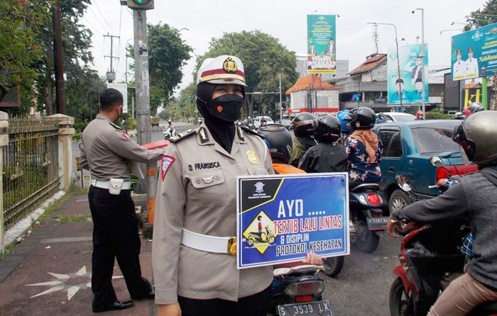 Gelar Operasi Keselamatan Semeru 2022, Polresta Sidoarjo Beri Imbauan ke Sejumlah Pengguna Jalan Gelar Operasi Keselamatan Semeru 2022, Polresta Sidoarjo Beri Imbauan ke Sejumlah Pengguna Jalan