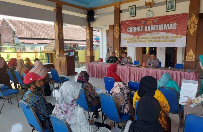 Satbinmas Polresta Sidoarjo Gelar Kegiatan ini di Desa Sidomulyo Satbinmas Polresta Sidoarjo Gelar Kegiatan ini di Desa Sidomulyo